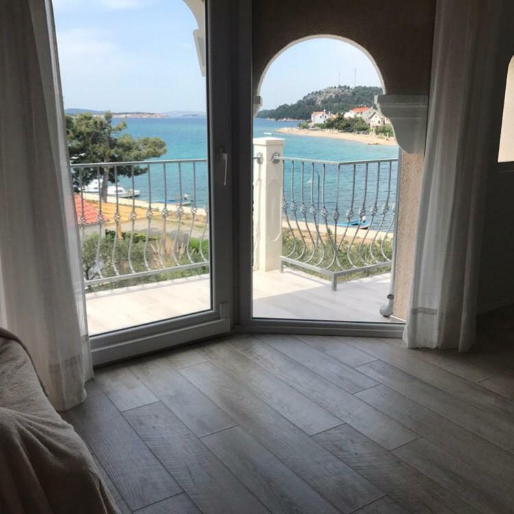 Relaxing Whole Top Floor Apartment By The Sea 자보리치 외부 사진