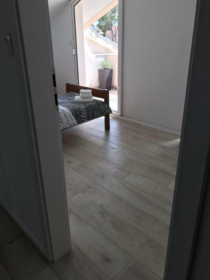 Relaxing Whole Top Floor Apartment By The Sea 자보리치 외부 사진