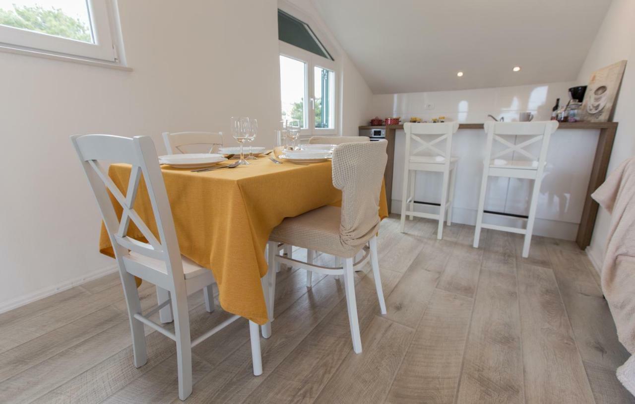 Relaxing Whole Top Floor Apartment By The Sea 자보리치 외부 사진