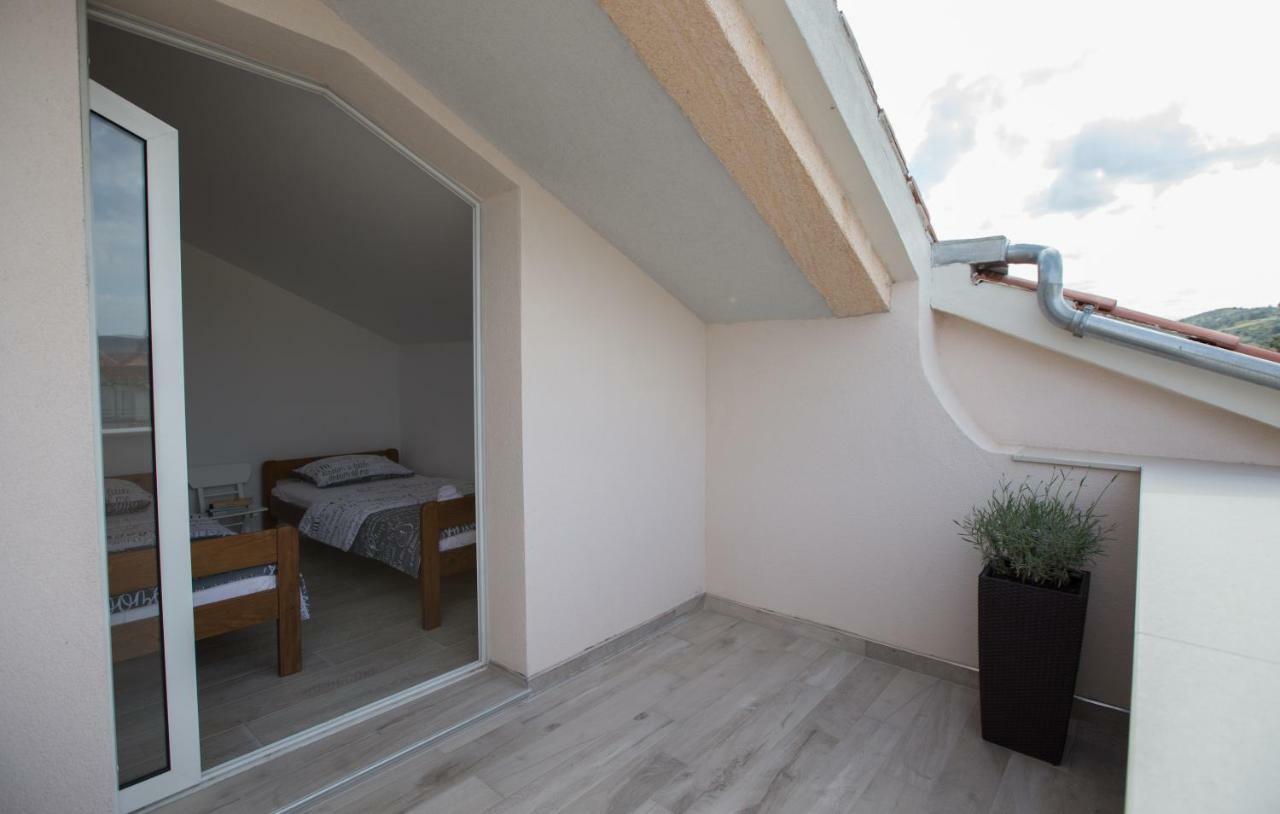 Relaxing Whole Top Floor Apartment By The Sea 자보리치 외부 사진