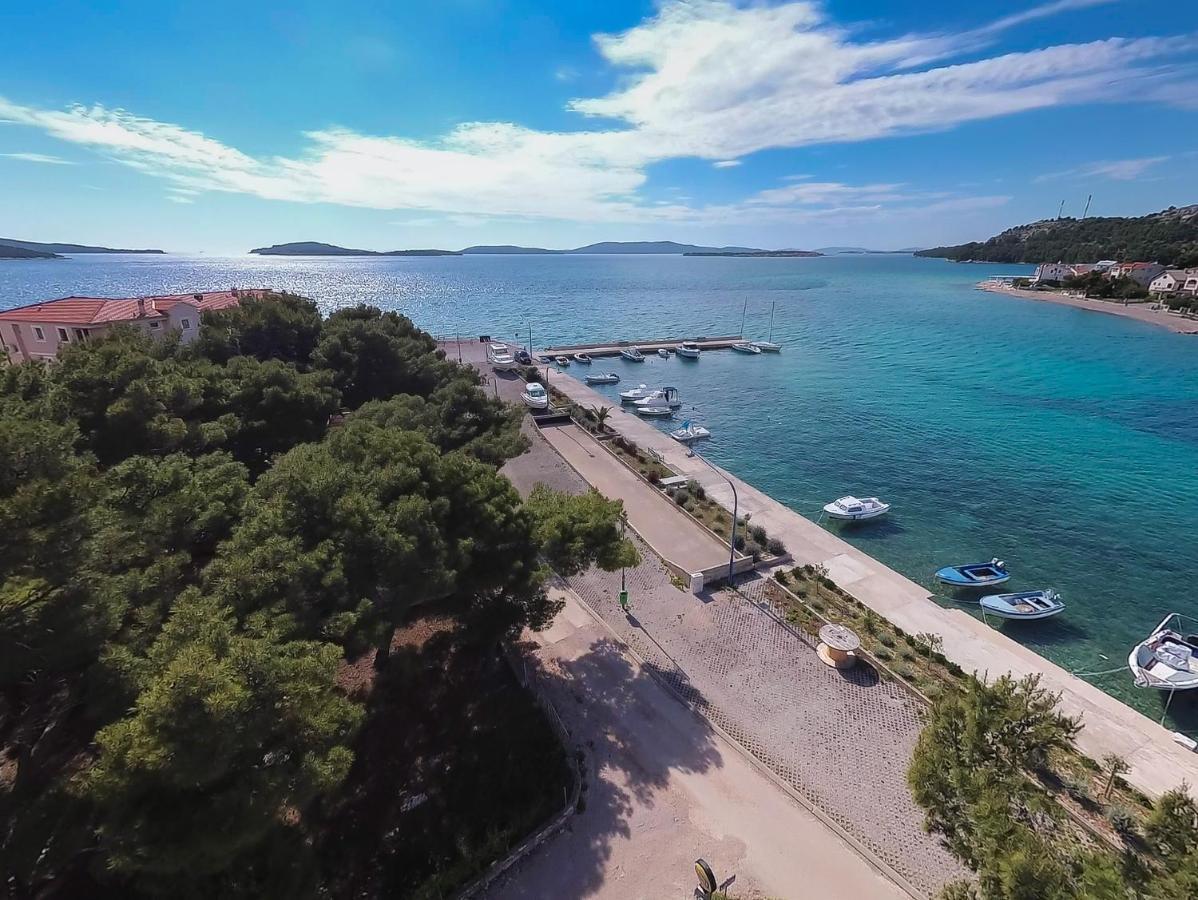 Relaxing Whole Top Floor Apartment By The Sea 자보리치 외부 사진